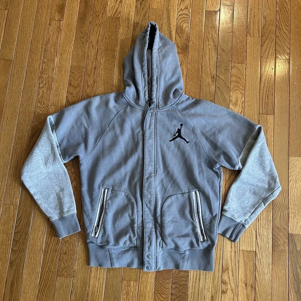 Jordan Mens Size Medium Varsity‎ Hooded Sweatshirt Cool Grey 689020-065